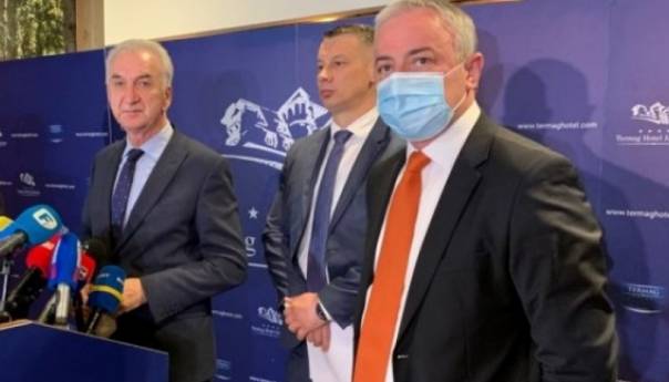 Šarović i Nešić kontra Dodika, dali bi helikoptere OSBiH