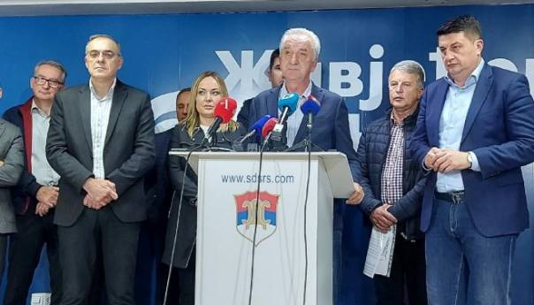 Šarović i svi članovi Predsjedništva SDS-a podnijeli ostavke