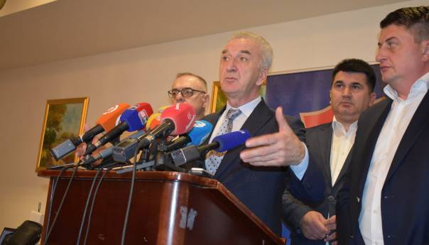 Šarović: Očigledno je da Dodik odustaje