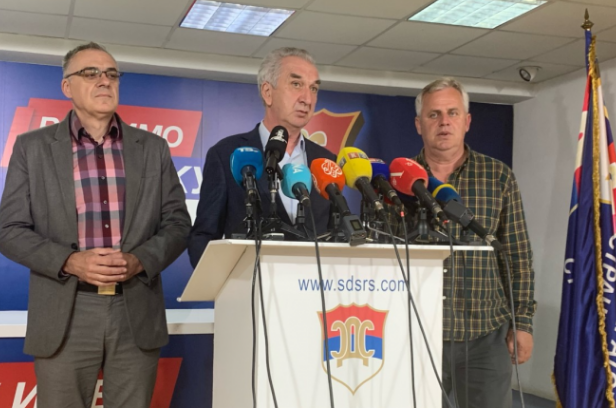Šarović: Od lošeg zakona, još gore je da nemamo izbore