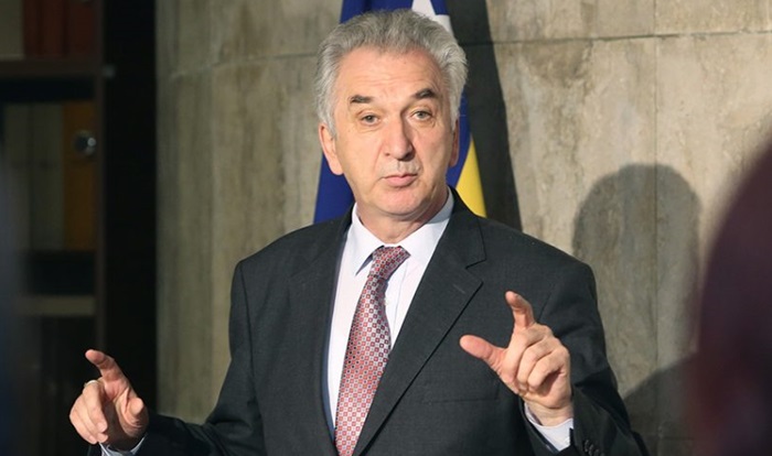 Šarović: Vakcine su važnije od crtanja granica