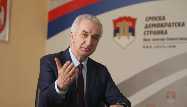 Šarović: Vlast sabotira smanjene PDV- a i ukidanje akciza