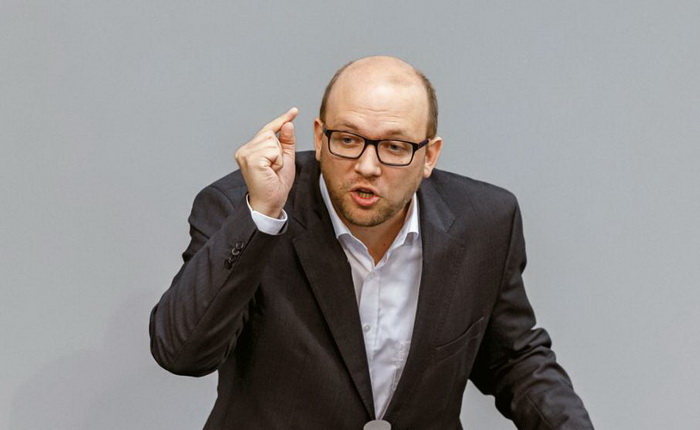 Sarrazin: Srbija ne može sjediti na dvije stolice