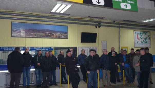 Sarvan: Ako policija krene u deblokadu stanice nećemo se suprotstavljati