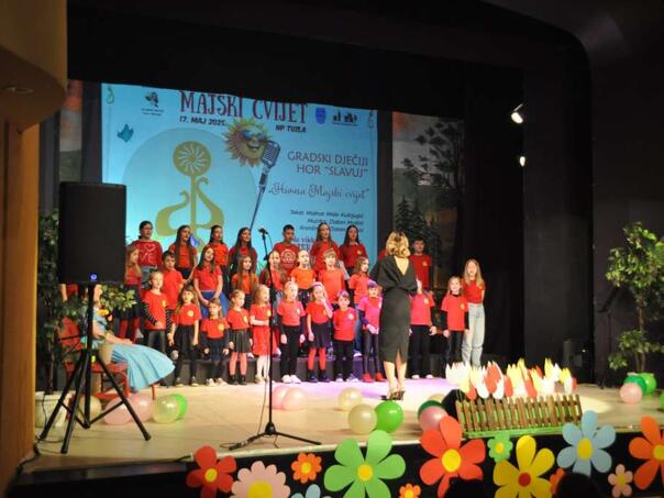 Saša Nenezić iz Podgorice pobjednica Festivala 'Majski cvijet'