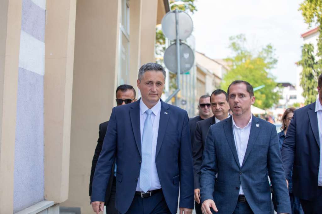 Sastali se Bećirović i Sedić: Ekonomska stabilnost i perspektiva zapošljavanja su važni faktori