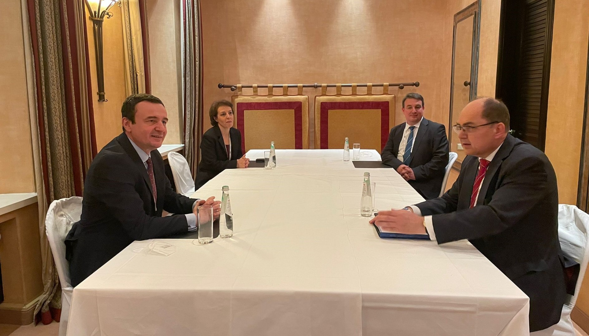Sastali se Schmidt i Kurti: BiH je potrebna naša puna pažnja