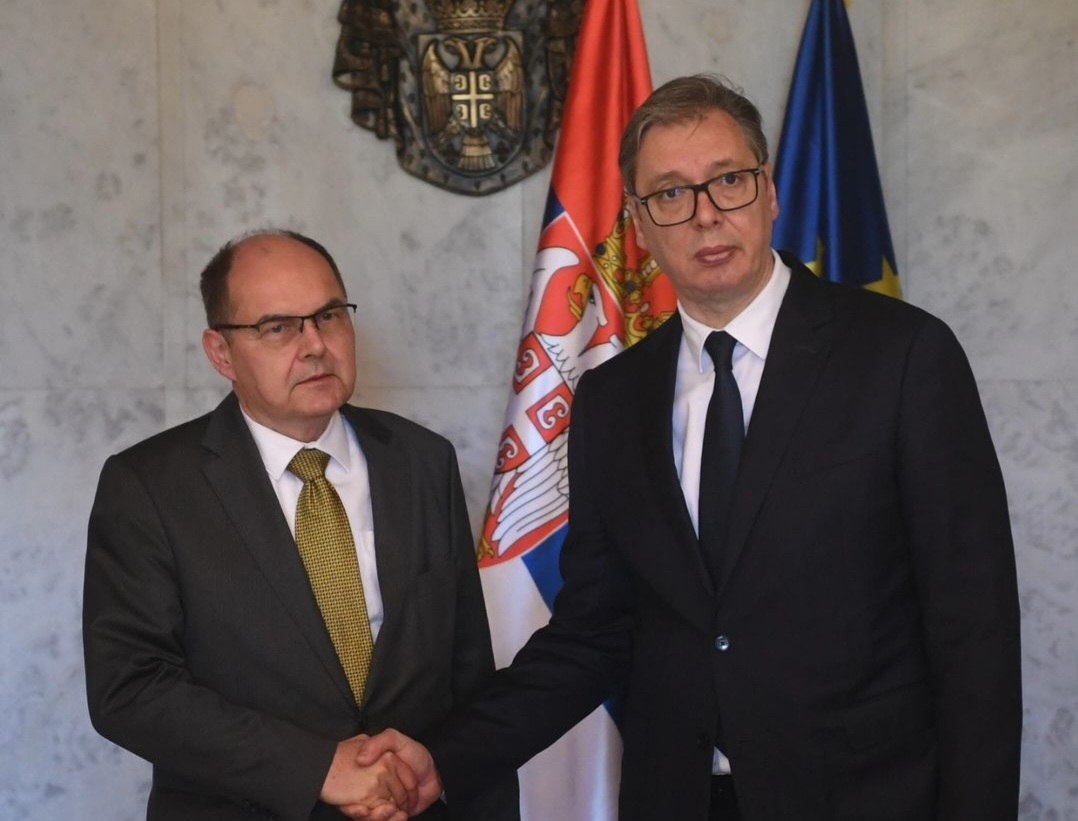 Sastali se Schmidt i Vučić, žestoka reakcija Dodika