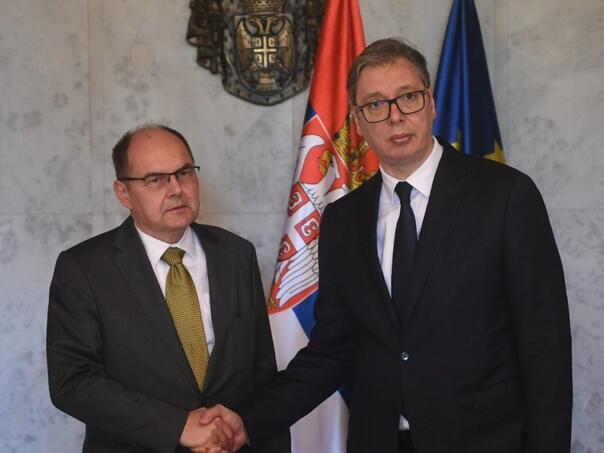 Sastali se Schmidt i Vučić, žestoka reakcija Dodika