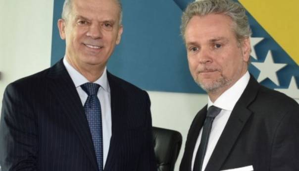 Sastanak ministra Radončića i šefa Delegacije EU Sattlera