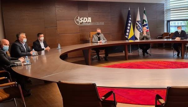 Sastanak u Centrali SDA: Izuzetan značaj izbora u Mostaru