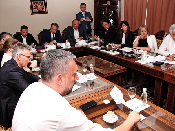 Sastanci lidera Trojke i HDZ-a o političkoj situaciji u FBiH