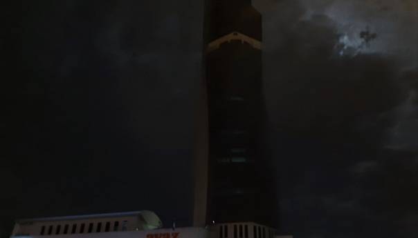 Sat za planetu Zemlju: Ugašena svjetla na 'Avaz Twist Toweru'