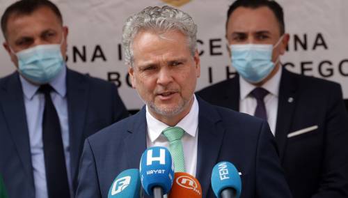 Sattler o Dodikovom povlačenju nadležnosti: Ne dolazi u obzir