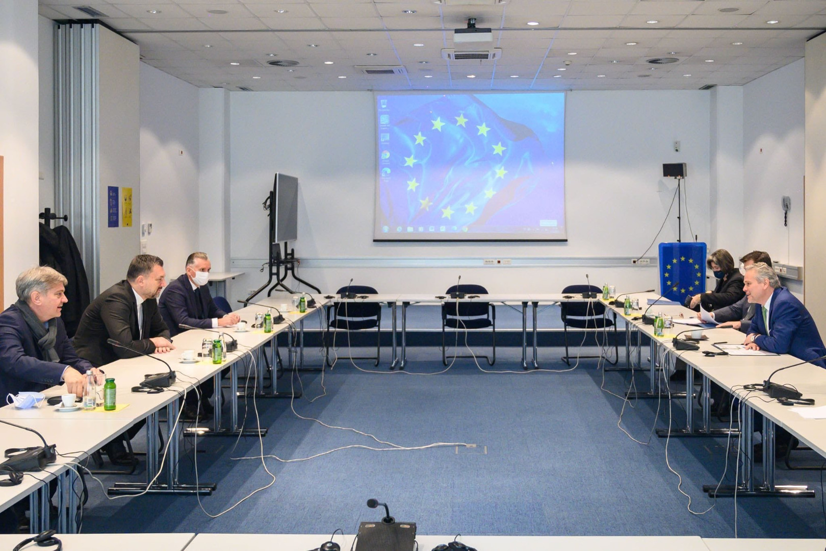 Sattler i Nelson s delegacijom NIP-a o Izbornom zakonu