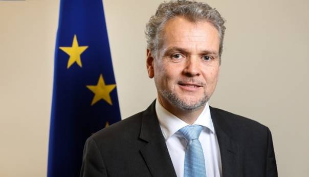 Sattler i Turković na isporuci medicinske opreme koju je EU donirala BiH