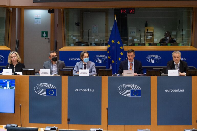 Sattler: Okončati političku krizu i raditi na reformama u BiH