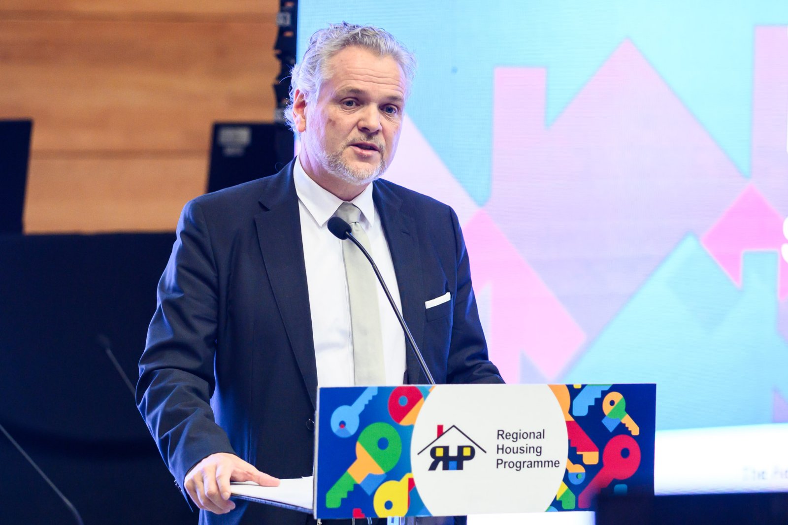Sattler p(r)ozvao ministre: 300 korisnika čeka na obećane domove