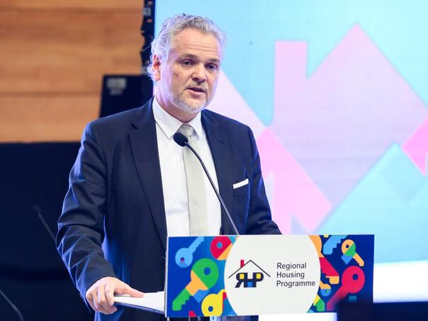 Sattler p(r)ozvao ministre: 300 korisnika čeka na obećane domove