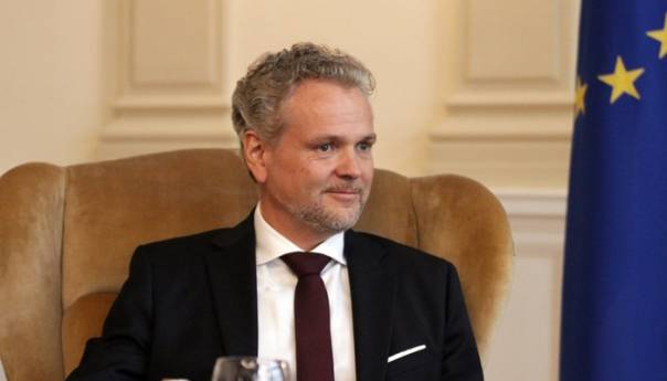 Sattler pozitivan na virus korona