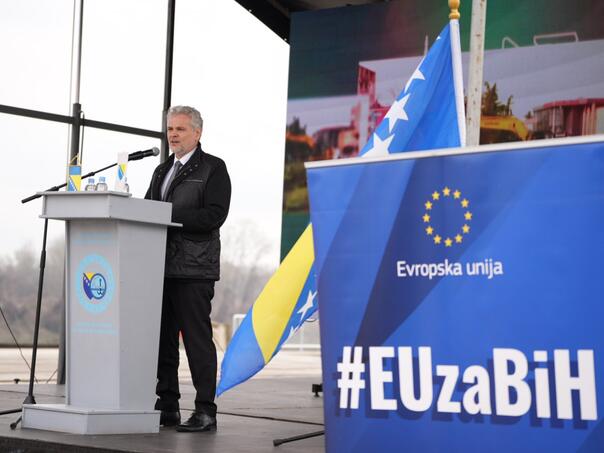 Sattler pozvao vlasti da usvoje neophodne zakone