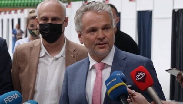 Sattler: Prvi put u BiH možemo reći da ima dovoljno vakcina