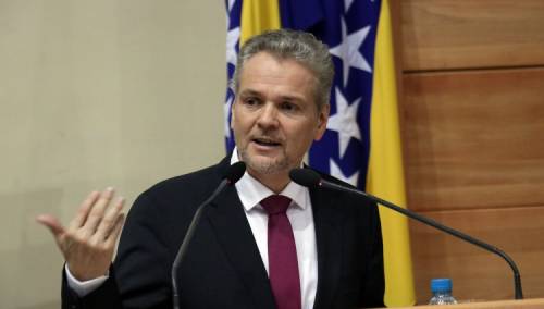 Sattler sutra u Banjoj Luci uručuje pomoć EU