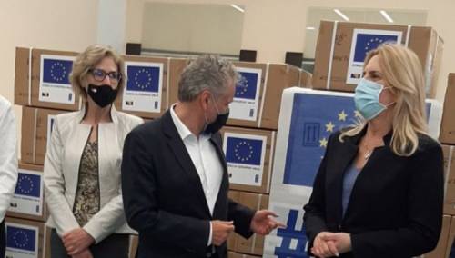 Sattler uručio PCR testove Institutu za javno zdravstvo RS