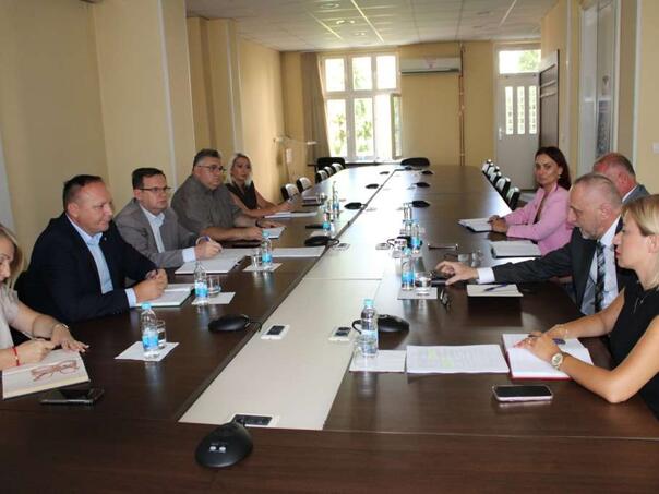 Savez sindikata RS zatražio da se rad nedjeljom zabrani zakonom ili da se poveća dnevnica