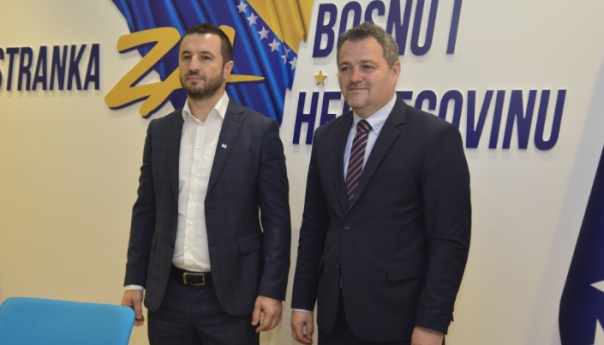SBiH i NES planiraju dva sastanka: Jedan s Trojkom, jedan s SDA i DF