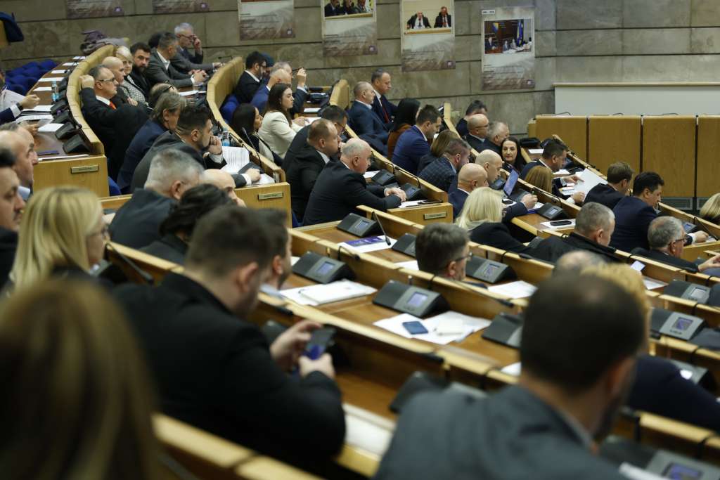 SBiH i NES traže zakazivanje sjednice Ustavne komisije radi izvršavanja zaključka Parlamenta FBiH