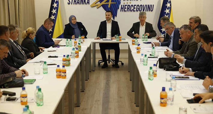 SBIH: Militantna parada sile u Lukavici, poraz demokratske Evrope i svijeta