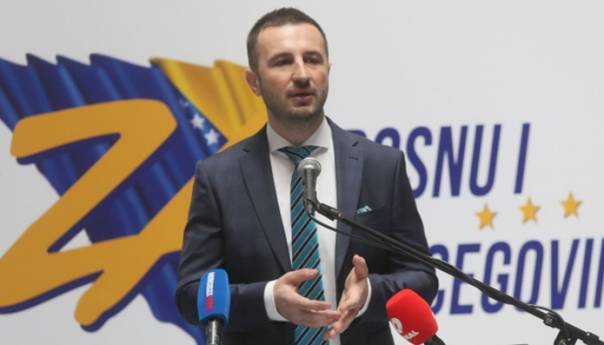 SBiH: O čemu negator genocida Dodik hoće dogovor?