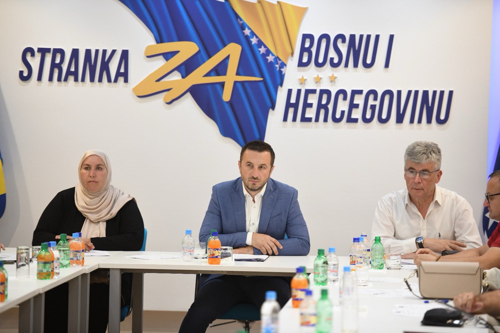 SBiH: Pozivamo Bećirovića da smjeni kompletno Vijeća ministara