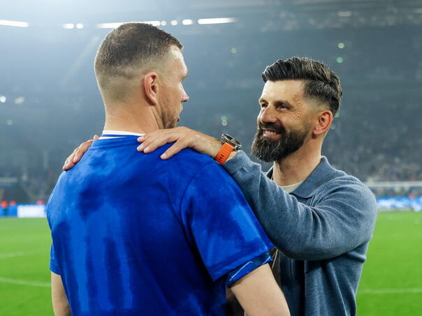 Schalke objavio sliku Džeke i Muslića: I am from Bosnia ...