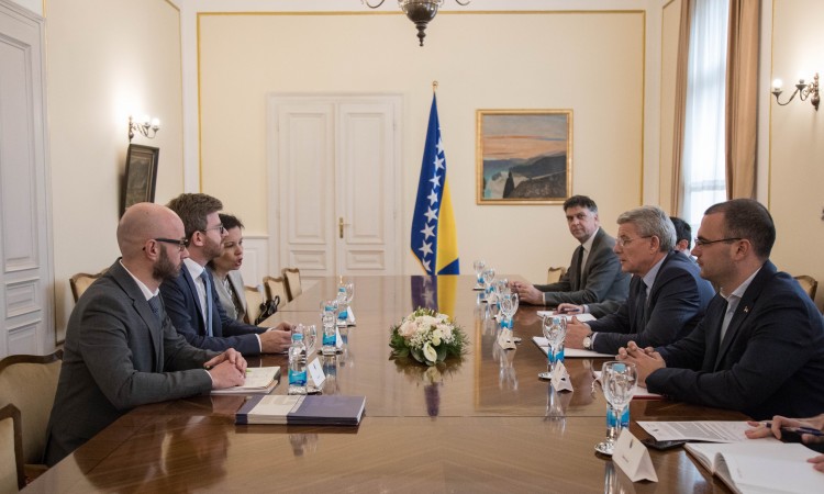 Schüepp: Za brži pronalazak nestalih potrebna je institucionalna pomoć BiH