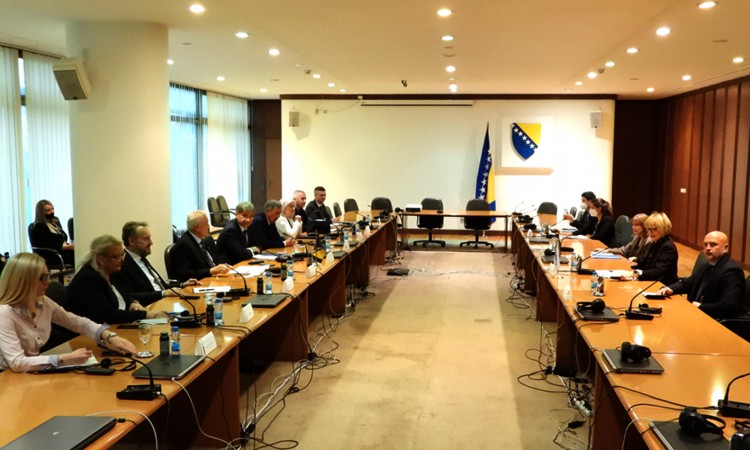 Schmid s bh. parlamentarcima: Izražena zabrinutost zbog aktuelne političke krize