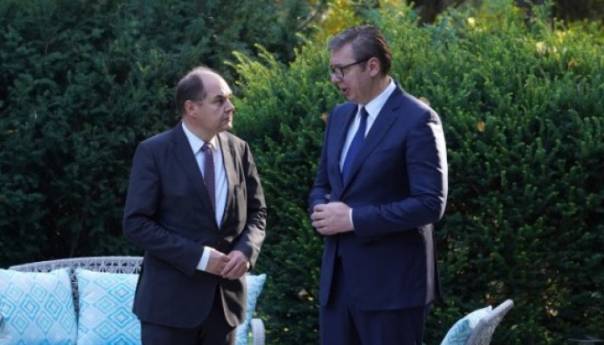 Schmidt danas putuje u Beograd na sastanak s Vučićem