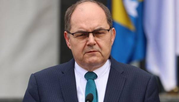 Schmidt dao veliki intervju: Dodik dobio 'žuti' karton