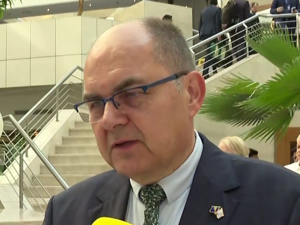 Schmidt: Dodik je davao milione da me ukloni, objaviću memoare