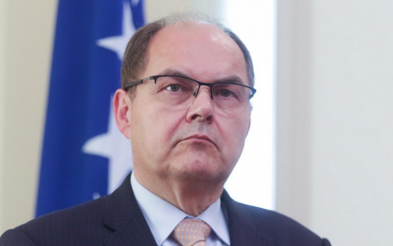 Schmidt: Dodik se ne može vratiti, a da ne izgubi obraz