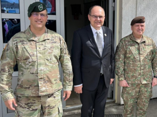 Schmidt i ambasadori na nizu sastanaka u Srebrenici: Moramo sačuvati istinu