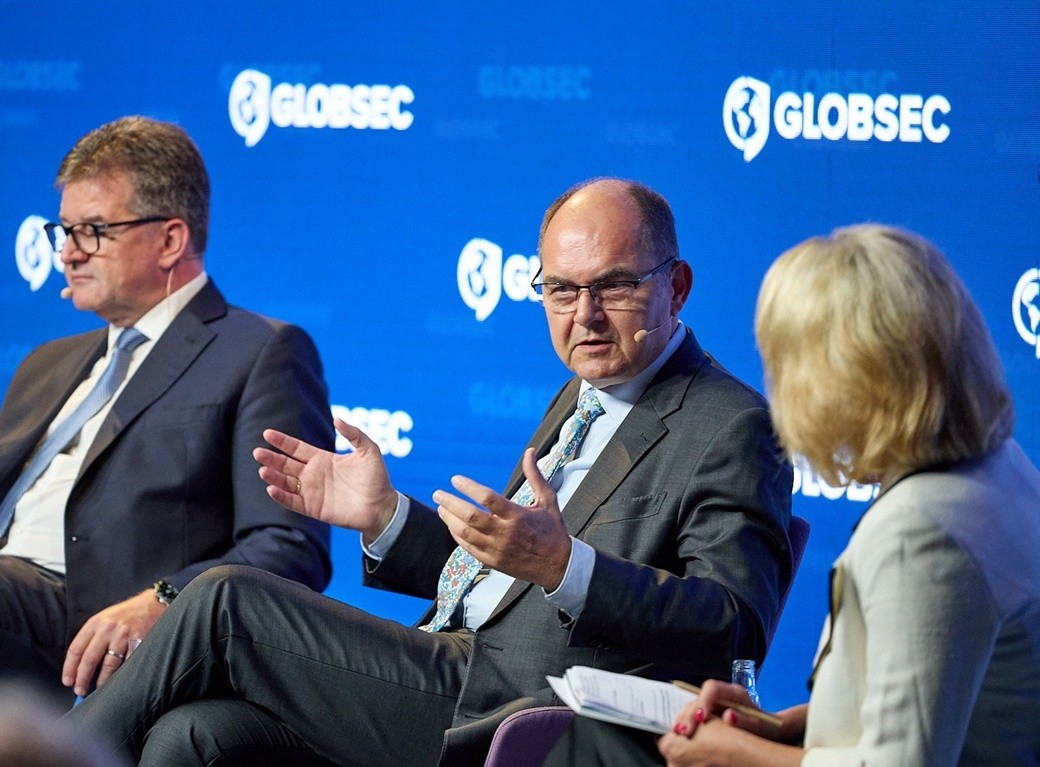 Schmidt iz Praga: Vrijeme je za brže reforme i EU integracije BiH
