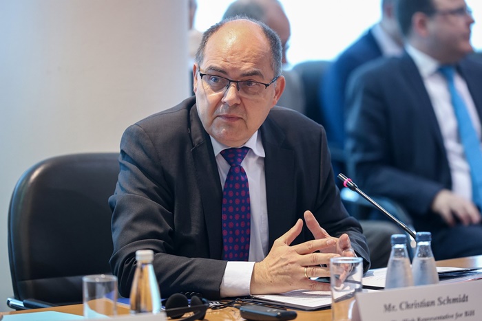 Schmidt: Knežević bio pod pritiskom, krši se Ustav BiH