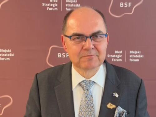 Schmidt na Bledu: Nije dobro što neki pristupaju evropskim integracijama samo taktički"