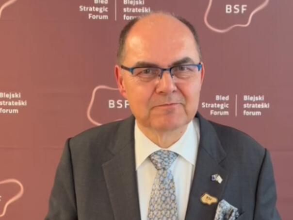 Schmidt na Bledu: Nije dobro što neki pristupaju evropskim integracijama samo taktički"