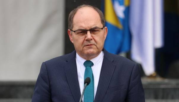 Schmidt najavio bonske ovlasti ako RS ne poništi zakon o imovini