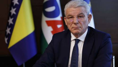 Schmidt nije trajno uklonio blokade, a smanjio je ustavni položaj Bošnjaka