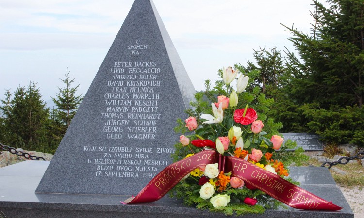 Schmidt: Njegovati sjećanje na poginule u pada helikoptera kod Prokoškog jezera