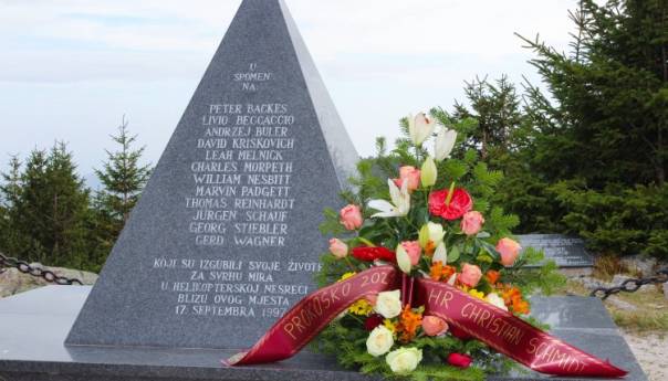 Schmidt: Njegovati sjećanje na poginule u pada helikoptera kod Prokoškog jezera